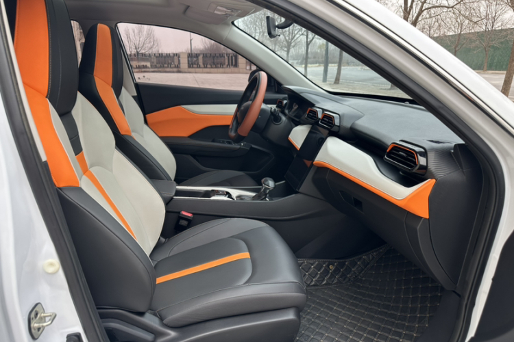 东风风神 奕炫 2023款 马赫版 1.5L 自动追影版局部细节41