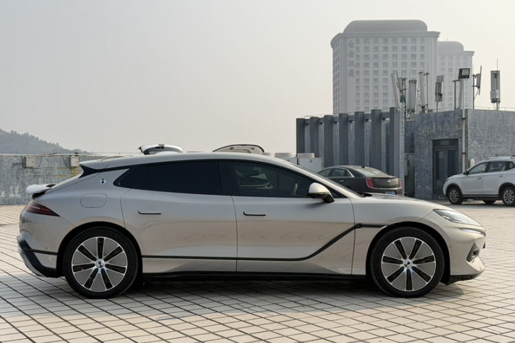 腾势Z9GT 2024款 1100四驱Max版车身外观6001