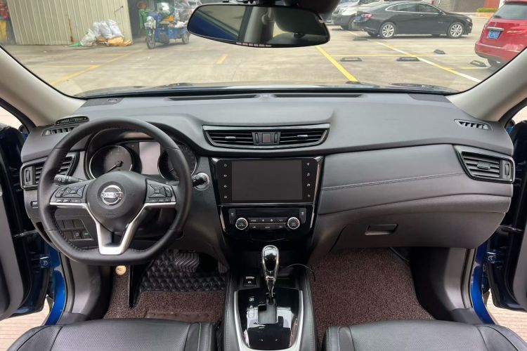 日产 奇骏 2019款 2.0L CVT智联舒适版 2WD中控内饰7002