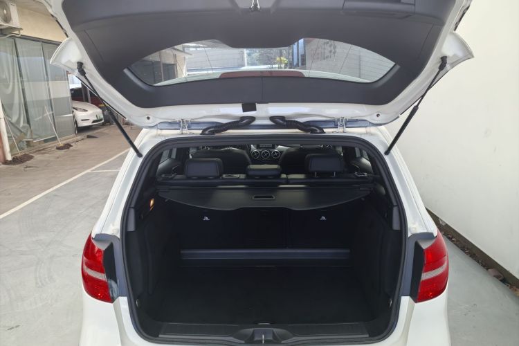 奔驰B级 2012款 B 180车身外观6014