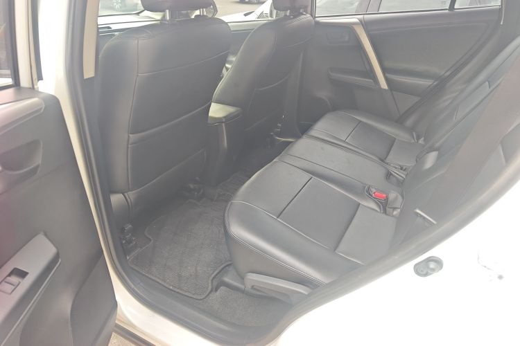 丰田 RAV4荣放 2016款 2.0L CVT两驱风尚版 国V中控内饰7003