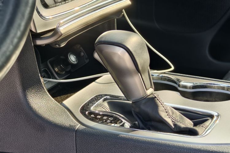 Jeep 大切诺基(进口) 2017款 3.0L 舒享导航版局部细节18