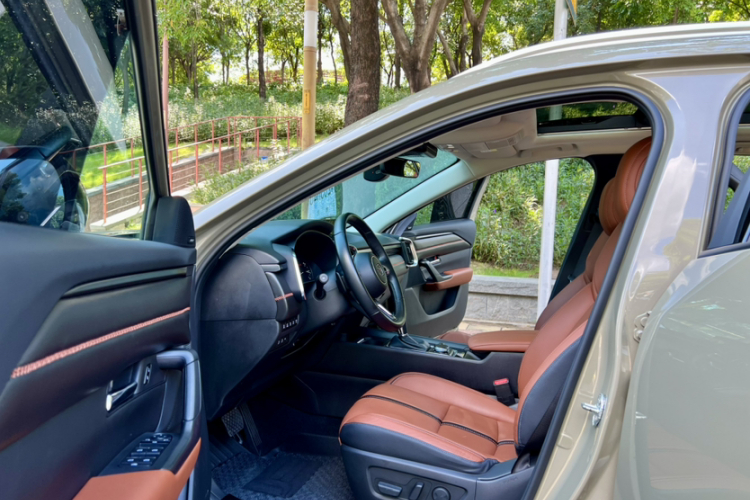 马自达CX-50行也 2023款 2.5L 尊行版中控内饰7012