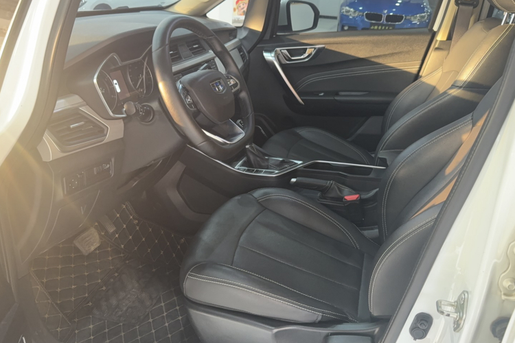 吉利汽车 远景X3 2019款 升级版 1.5L CVT精英型中控内饰7001