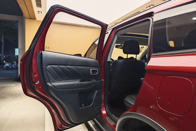 三菱 欧蓝德 2019款 2.0L 两驱畅享版 5座 国V车身外观6007