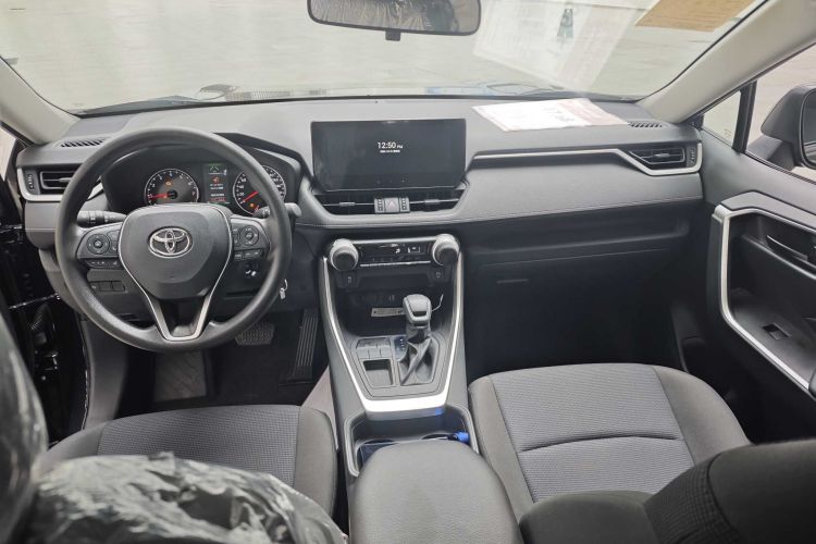 丰田 RAV4荣放 2023款 2.0L CVT两驱都市版中控内饰7001