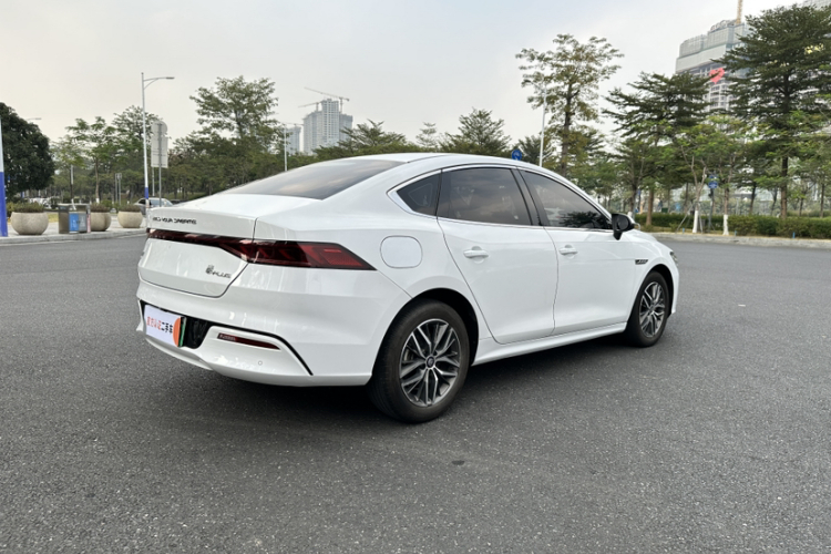 比亚迪 秦PLUS 2021款 DM-i 55KM 旗舰型车身外观6009