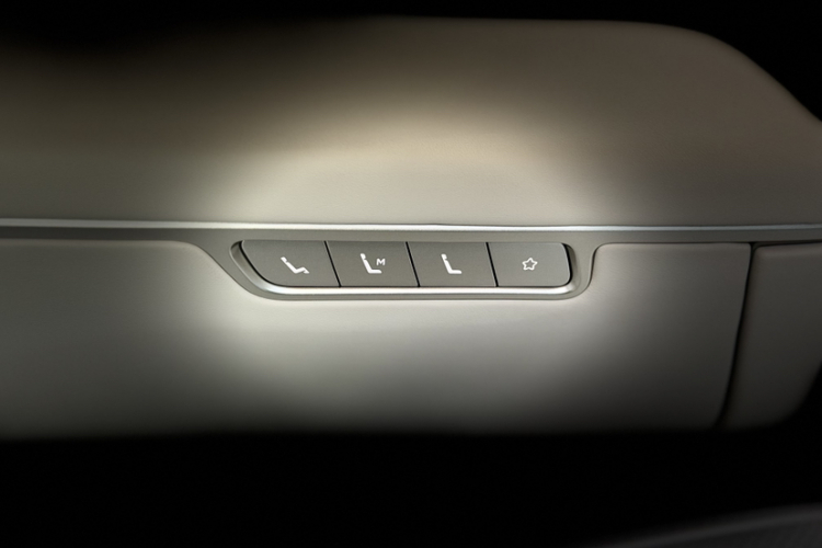 蔚来ES8 2026款 六座行政签名版车身外观6007