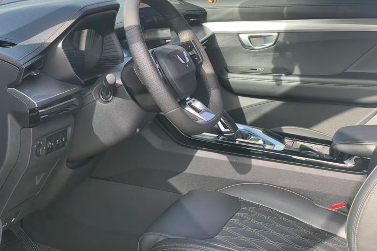 五菱汽车 五菱星辰 2022款 2.0L DHT电速款中控内饰7002