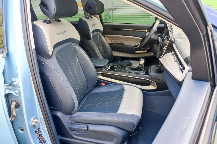 宝骏RM-5 2019款 1.5T CVT 24小时在线尊贵型 6座中控内饰7014