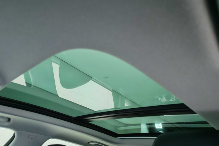 奥迪A4L 2025款 200万辆悦享版 40 TFSI 时尚动感型中控内饰7008