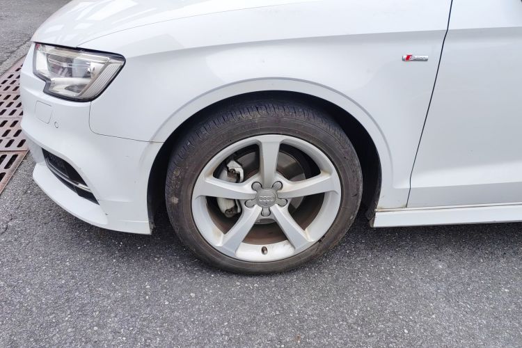 奥迪A3 2018款 30周年年型 Limousine 35 TFSI 时尚型车身外观6009