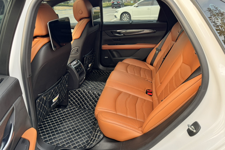 凯迪拉克CT6 2017款 28T 领先型中控内饰7003