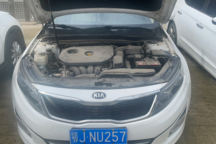 起亚K5 2015款 2.0L 自动GL局部细节24