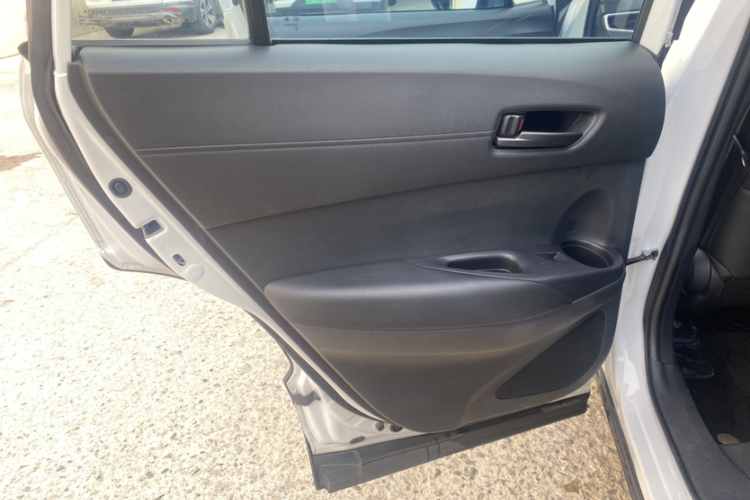 丰田 卡罗拉锐放 2022款 2.0L 先锋版中控内饰7005