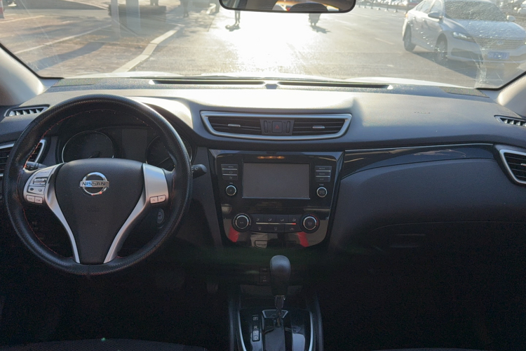 日产 逍客 2017款 2.0L CVT智享版 国V中控内饰7003