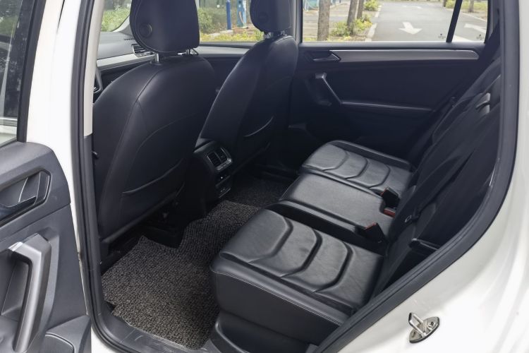 大众 途观L 2017款 330TSI 自动两驱舒适版中控内饰7003