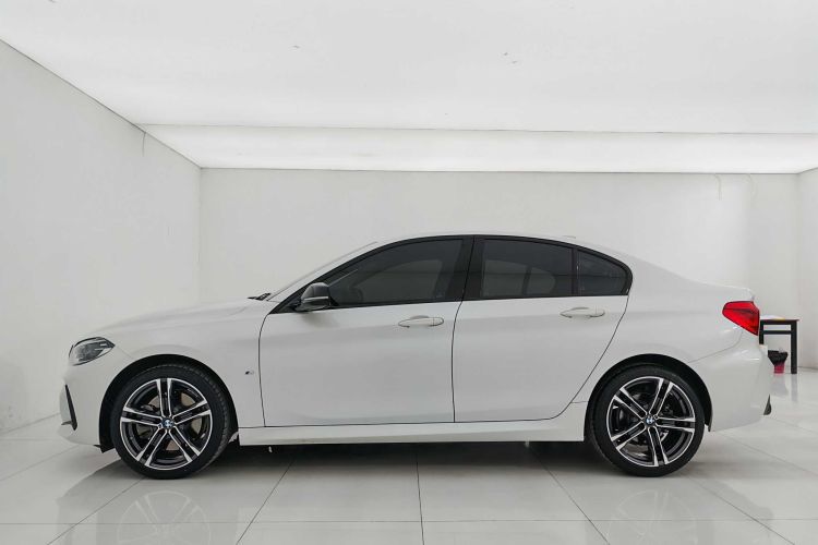 宝马1系 2021款 改款 125i M运动曜夜版车身外观6005