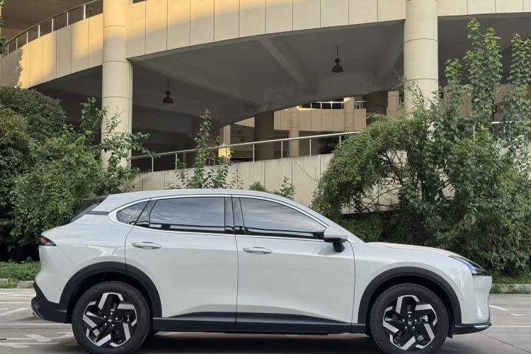 宝骏云海 2024款 500km 纯电版车身外观6006