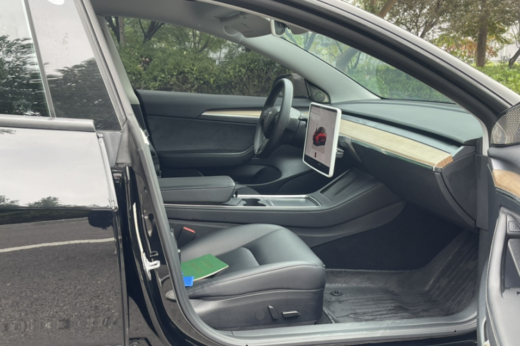 极氪007GT 2025款 后驱智驾版 75kWh中控内饰7002