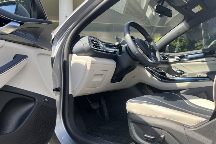 比亚迪 秦PLUS 2021款 DM-i 55KM 旗舰型局部细节9002