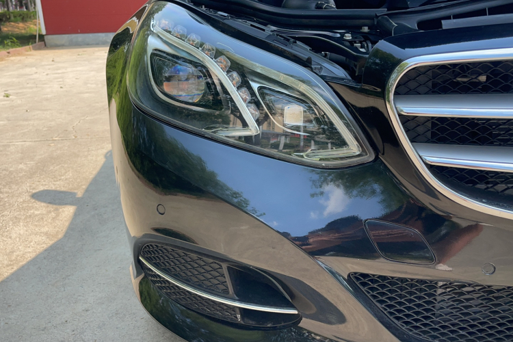 奔驰E级 2015款 改款 E 180 L 运动型局部细节9002