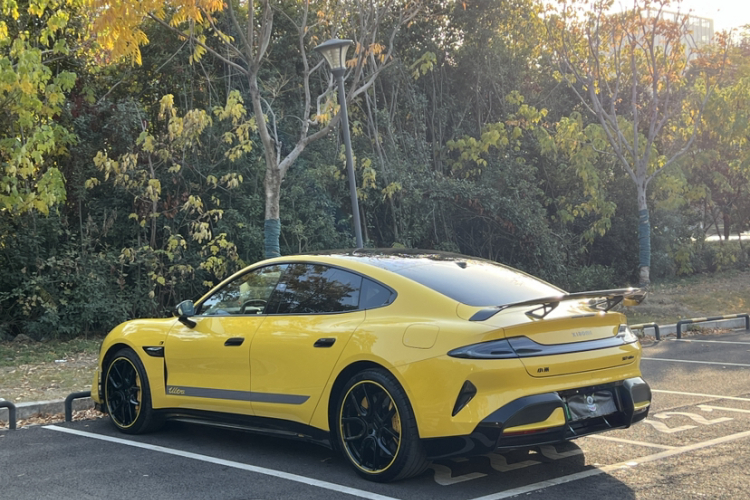 小米汽车 小米SU7 Ultra 2025款 Ultra车身外观6006