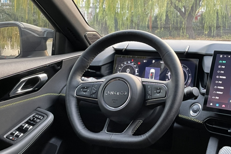 领克03 2023款 1.5TD DCT劲Pro中控内饰7010