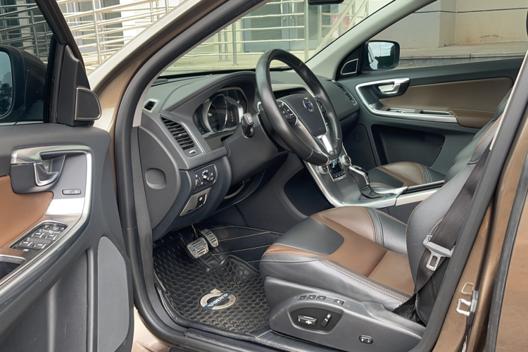 沃尔沃XC60 2017款 T5 AWD 智远升级版中控内饰7002