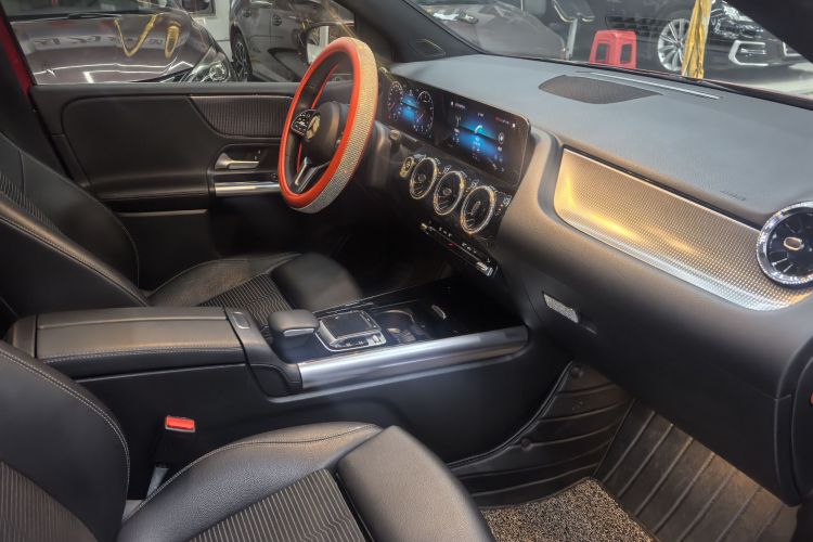 奔驰B级 2020款 B 200 动感型中控内饰7003