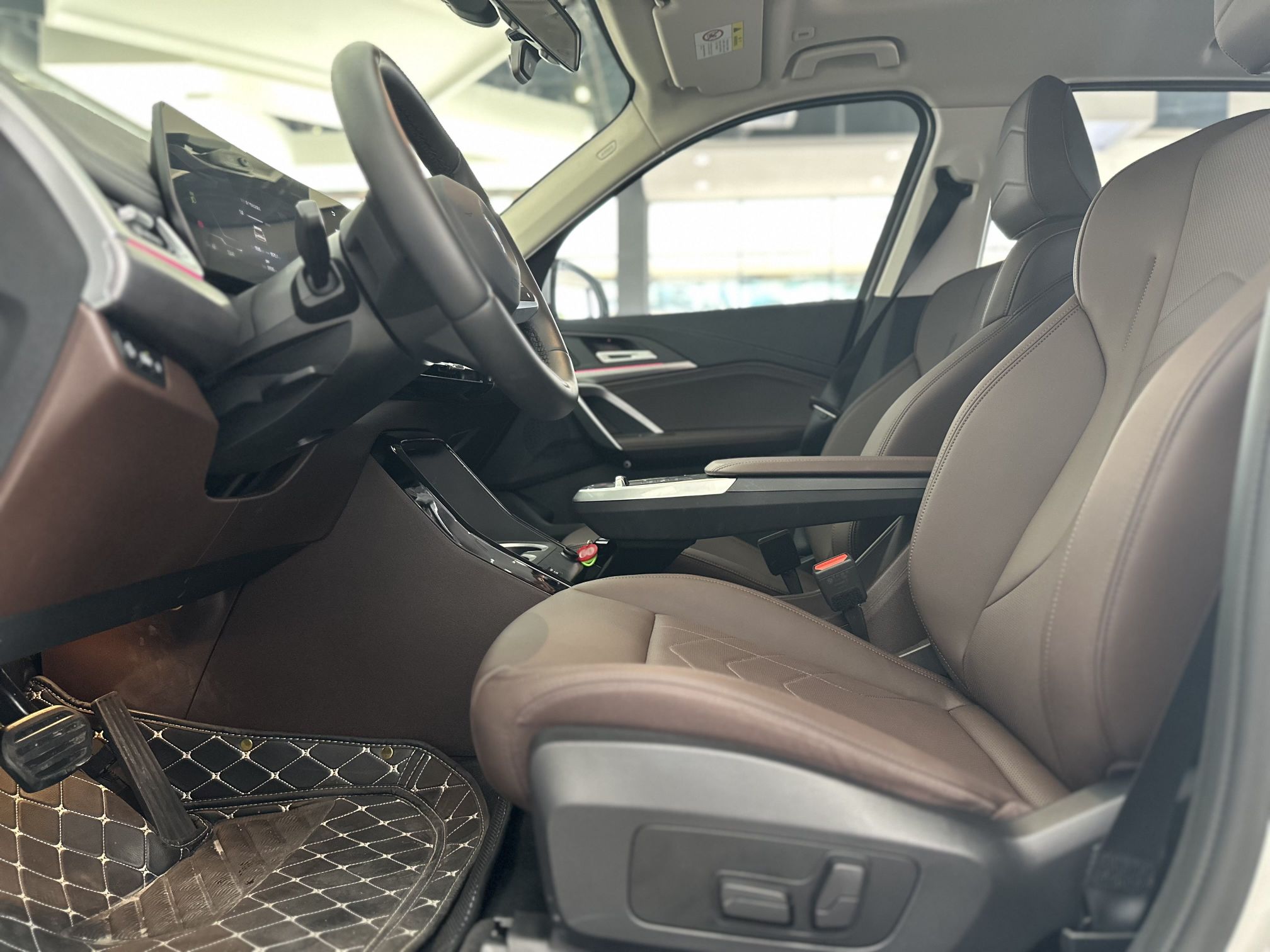 宝马iX1 2023款 eDrive25L M运动套装