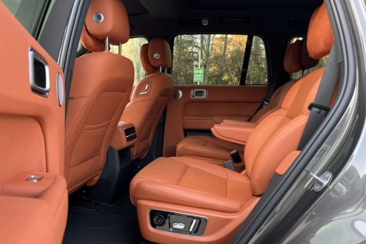 理想汽车 理想L8 2023款 Pro中控内饰7001