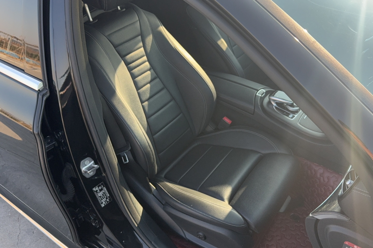 奔驰E级 2017款 E 200 L 运动型 4MATIC局部细节41