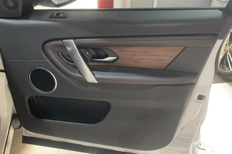 路虎 发现运动版 2020款 249PS R-Dynamic 性能版中控内饰7008