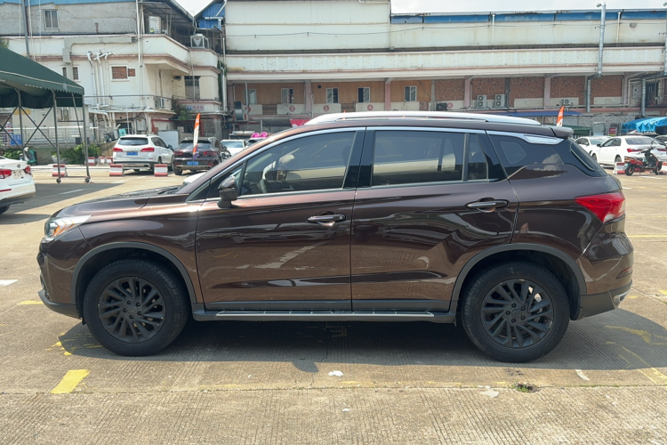 广汽传祺 传祺GS4 2016款 235T G-DCT精英版车身外观6006