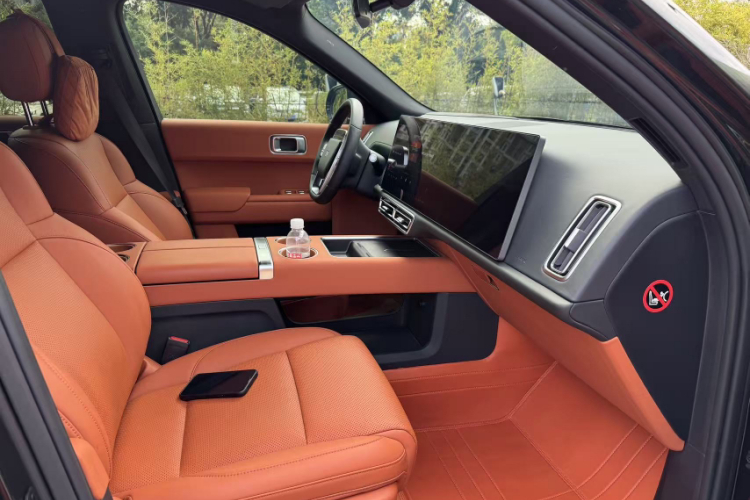 理想汽车 理想L8 2023款 Pro中控内饰7001