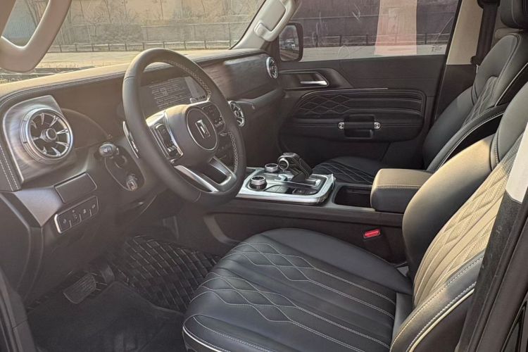 坦克300 2024款 2.0T 挑战者中控内饰7004