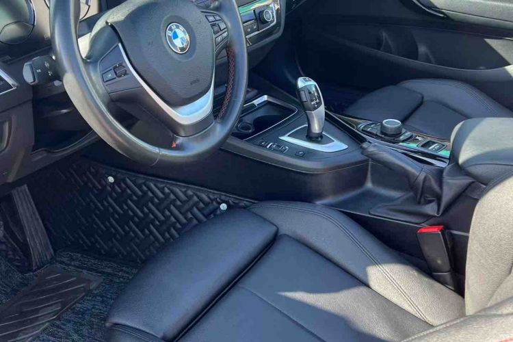 宝马2系(进口) 2019款 225i 敞篷轿跑车 运动设计套装中控内饰7001