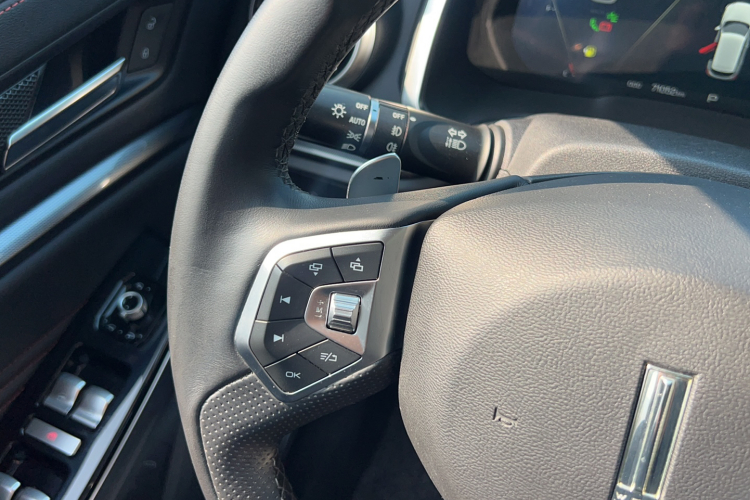 魏牌 VV5 2017款 2.0T 旗舰型中控内饰7015