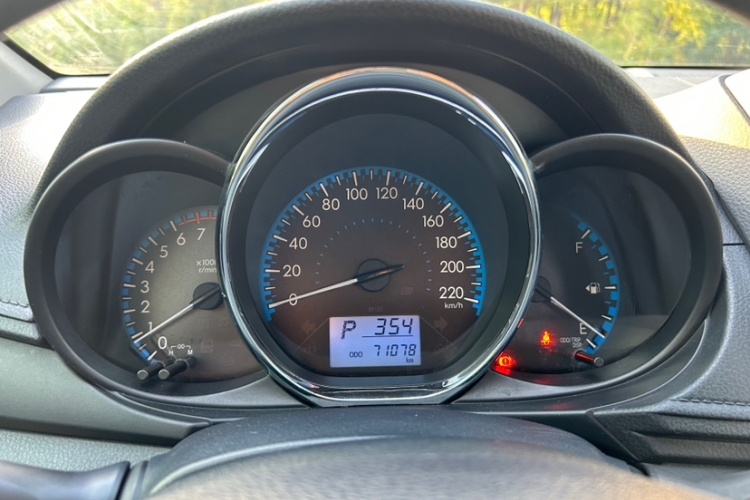 丰田 威驰 2019款 1.5L CVT创行版中控内饰15