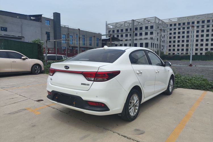 起亚K2 2017款 三厢 1.4L MT GLS车身外观6008