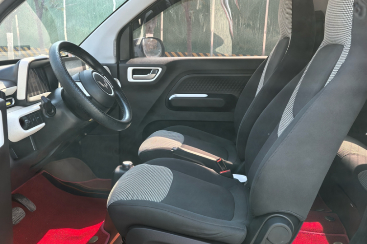 五菱汽车 宏光MINIEV 2024款 第三代 215km 进阶版中控内饰7001