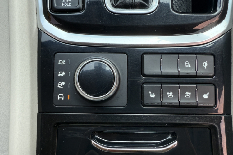 广汽传祺 传祺GS8 2017款 320T 四驱豪华智联版（七座）中控内饰7005