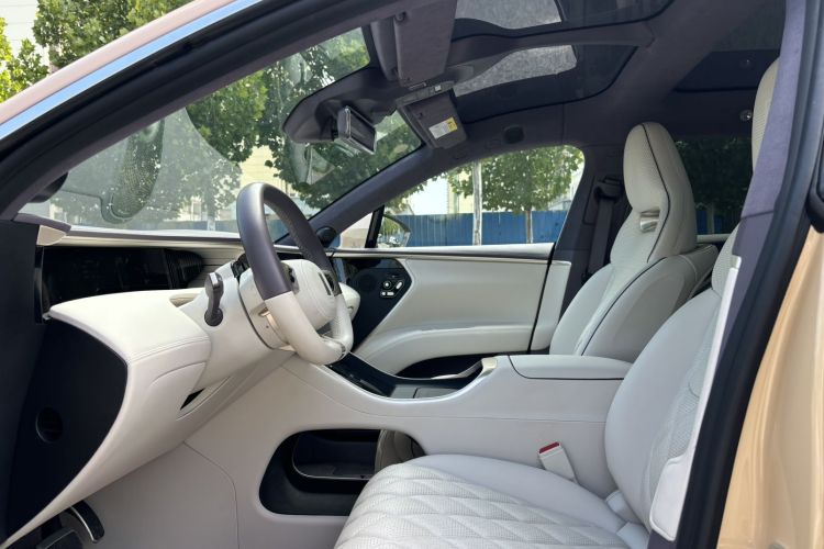 阿维塔11 2024款 700 三激光四驱推荐版中控内饰7003