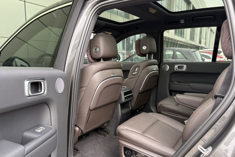 理想汽车 理想L8 2023款 Pro中控内饰7002