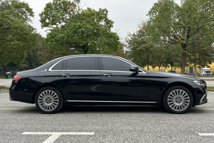 奔驰E级 2023款 E 300 L 豪华型车身外观6007