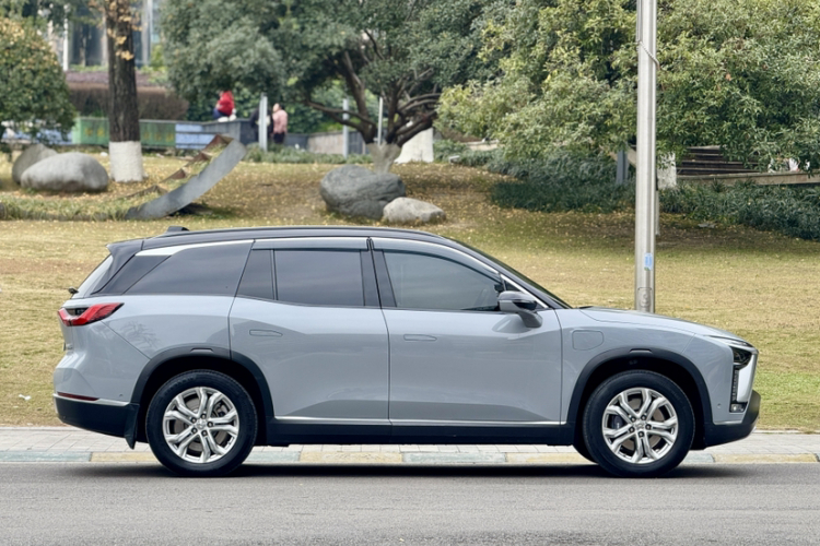 蔚来ES8 2022款 100kWh 六座版车身外观6004