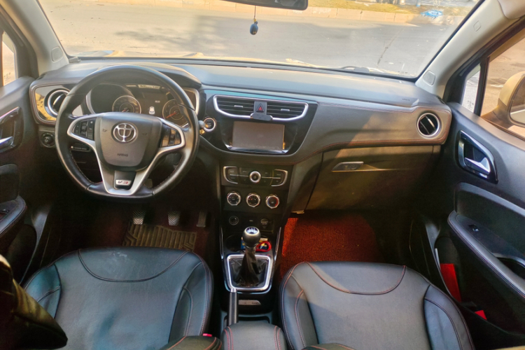 中华V3 2016款 1.5L 手动智能型车身外观6013