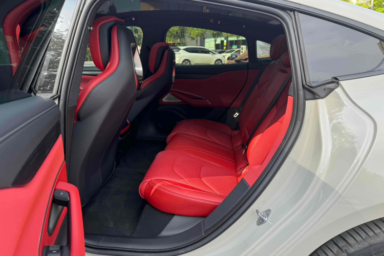 小米汽车 小米SU7 2024款 后驱长续航智驾版中控内饰7006