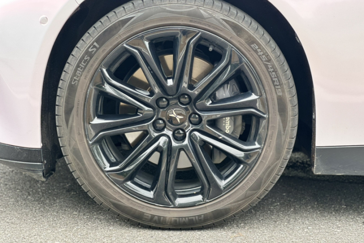 小鹏P7 2022款 625E车身外观6008